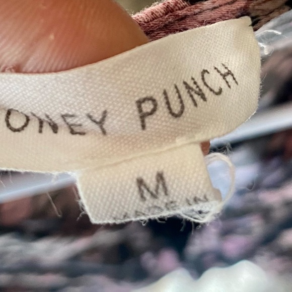 HONEY PUNCH Black & pink floral long sleeve romper W/v neckline, sz M - Picture 16 of 16